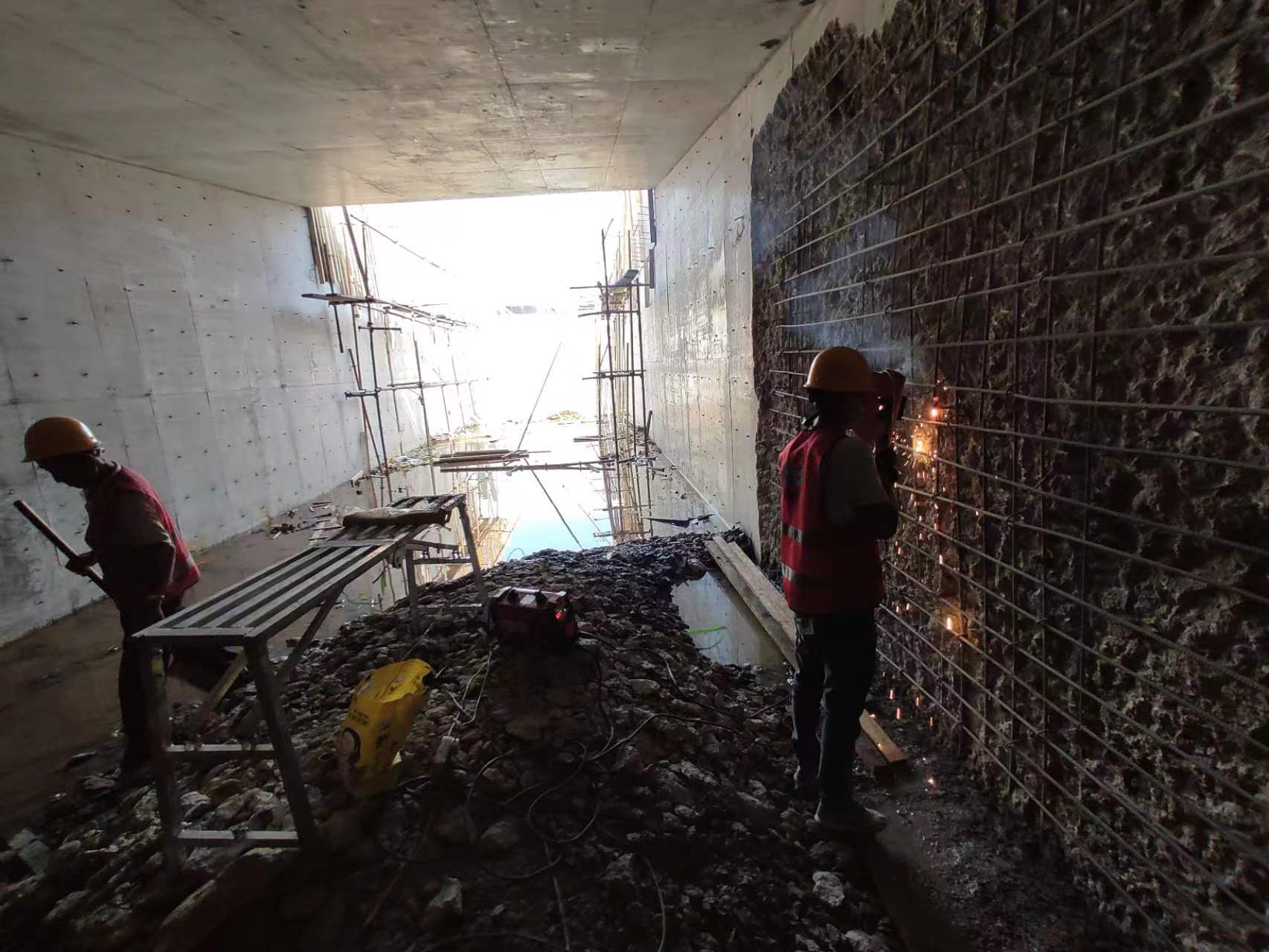 吴江挖断承重墙导致楼体开裂，加固施工方案出炉